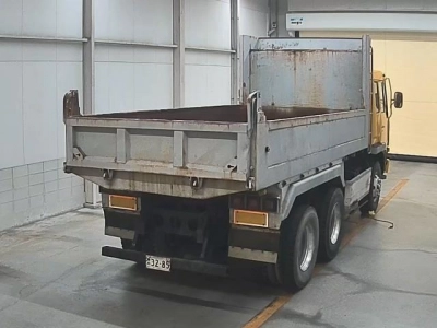 MITSUBISHI FUSO