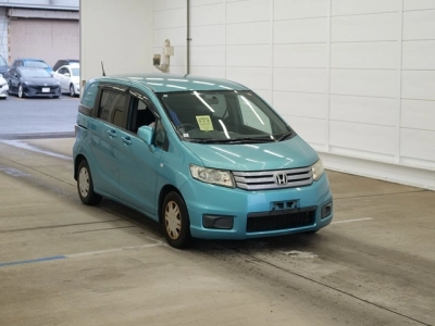 HONDA FREED SPIKE