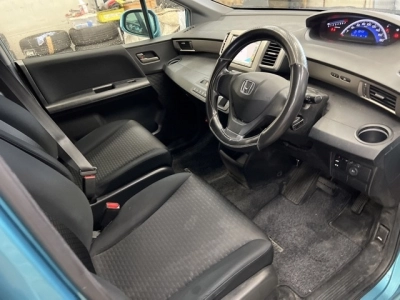 HONDA FREED SPIKE