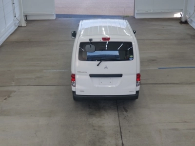 MITSUBISHI DELICA WAGON