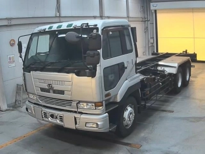 NISSAN UD