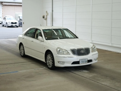 TOYOTA CROWN MAJESTA