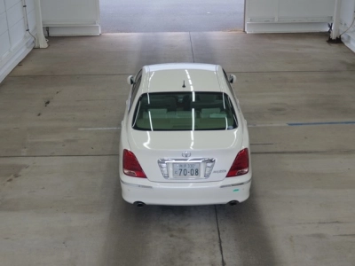 TOYOTA CROWN MAJESTA