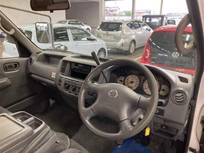 NISSAN CARAVAN BUS