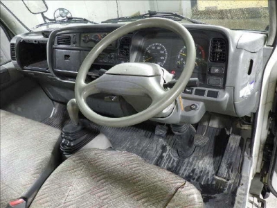 MITSUBISHI CANTER