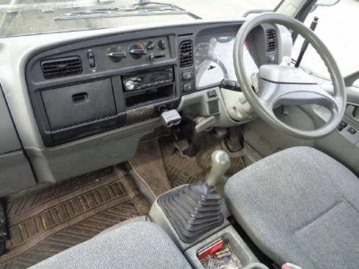 MITSUBISHI CANTER
