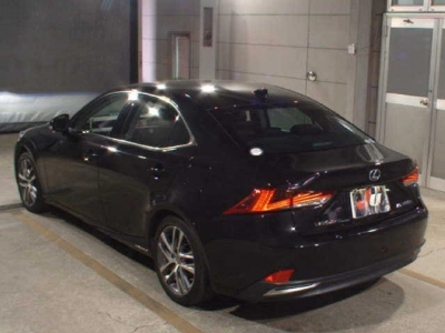 LEXUS IS