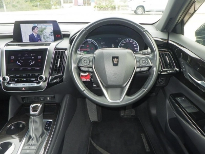 TOYOTA CROWN HYBRID