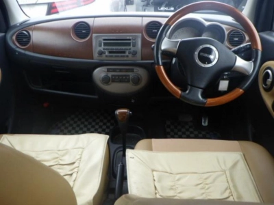 DAIHATSU MOVE LATTE