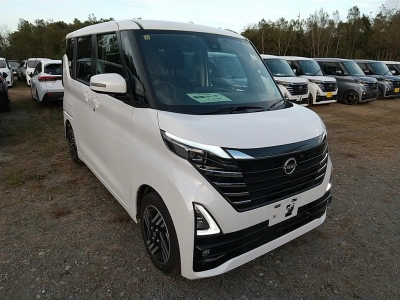 NISSAN ROOX