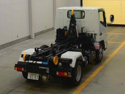 MITSUBISHI CANTER