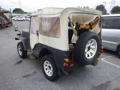 MITSUBISHI JEEP