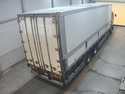 NISSAN UD
