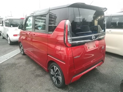 NISSAN ROOX