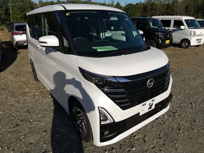 NISSAN ROOX
