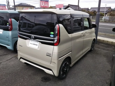 NISSAN ROOX