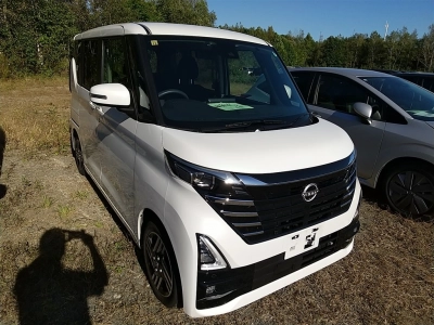 NISSAN ROOX