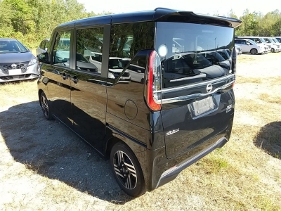 NISSAN ROOX