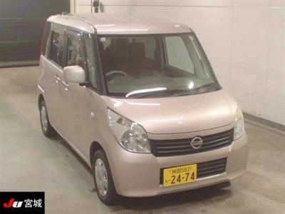 NISSAN ROOX