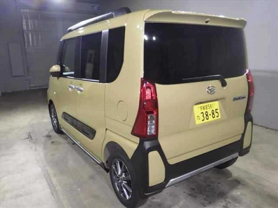 DAIHATSU TANTO FUN CROSS