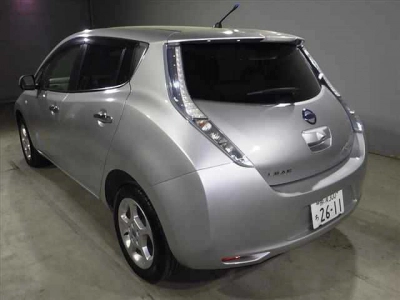 NISSAN LEAF