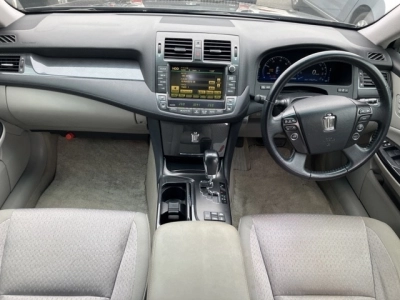 TOYOTA CROWN HYBRID