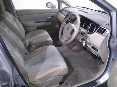 NISSAN TIIDA