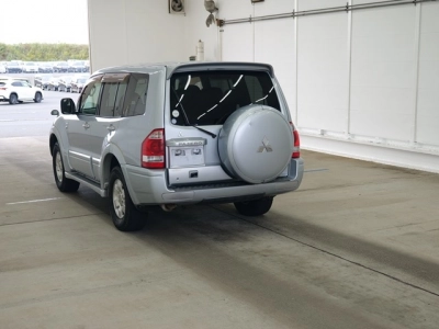 MITSUBISHI PAJERO