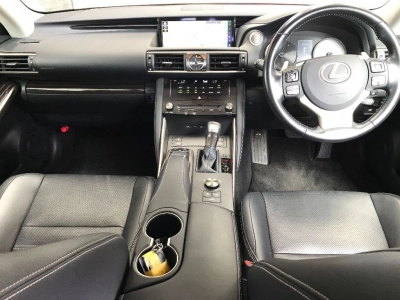 LEXUS IS