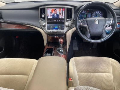 TOYOTA CROWN HYBRID
