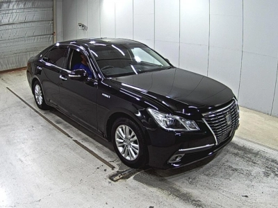 TOYOTA CROWN HYBRID
