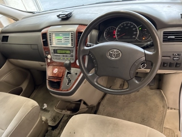 TOYOTA ALPHARD V