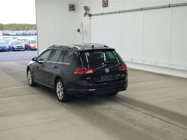 VOLKSWAGEN GOLF VARIANT