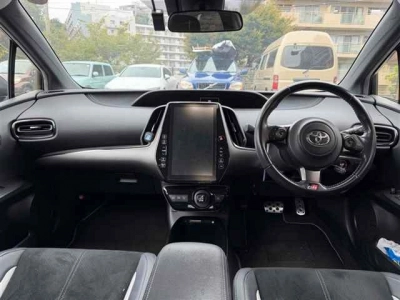 TOYOTA PRIUS PHV