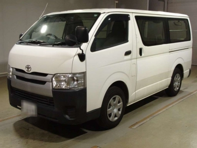 TOYOTA HIACE VAN