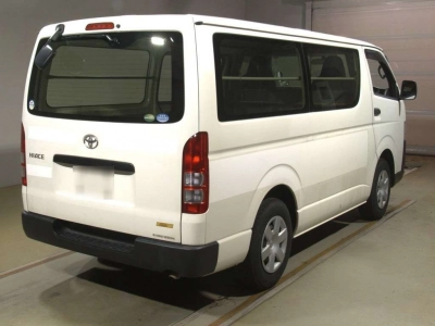 TOYOTA HIACE VAN