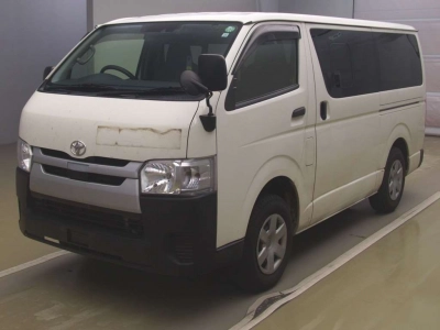 TOYOTA REGIUS VAN