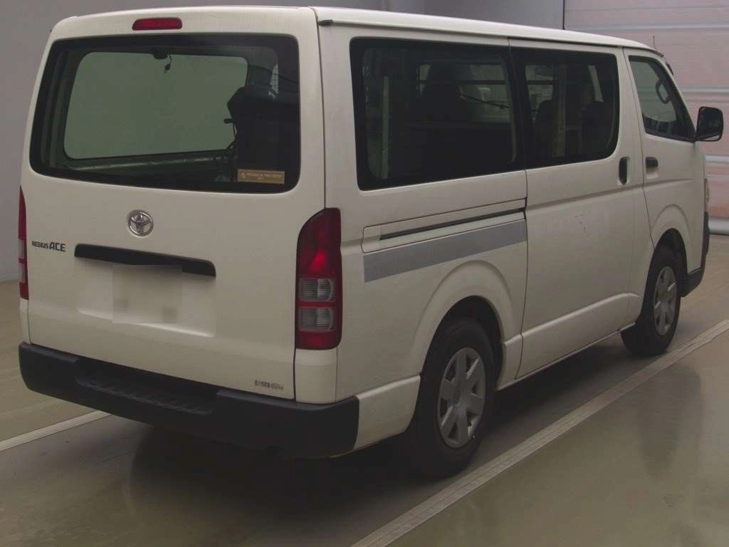 TOYOTA REGIUS VAN