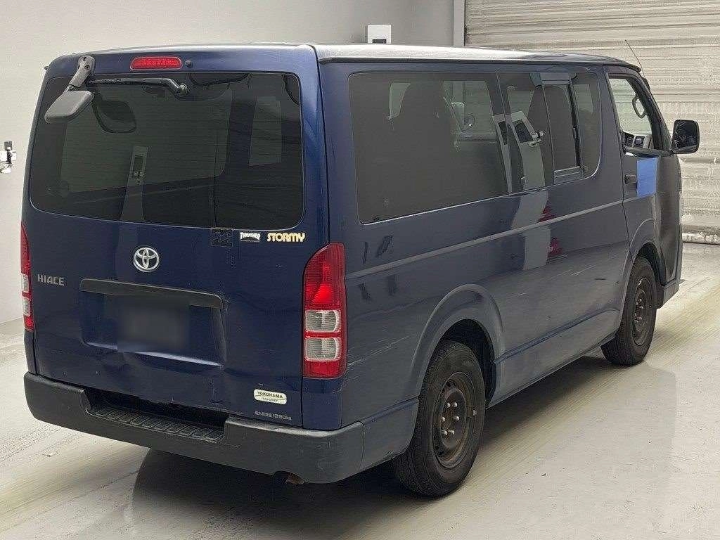 TOYOTA HIACE VAN