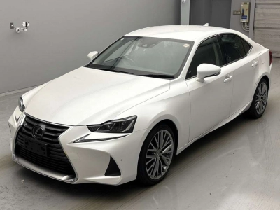 LEXUS IS
