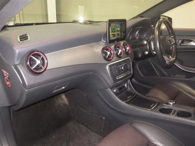 MERCEDES BENZ CLA