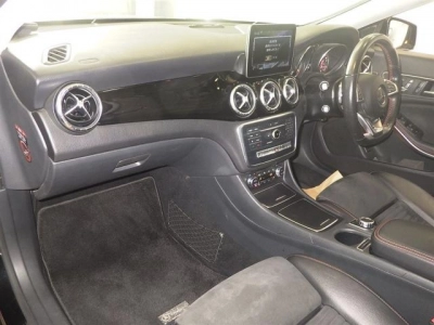 MERCEDES BENZ CLA SHOOTING BRAKE