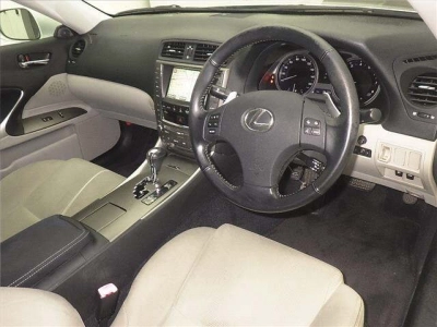 LEXUS IS