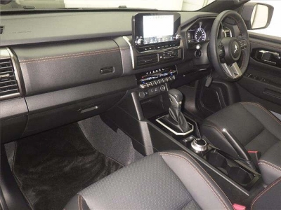 MITSUBISHI TRITON