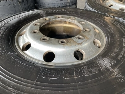 OTHER  TIRE SET 