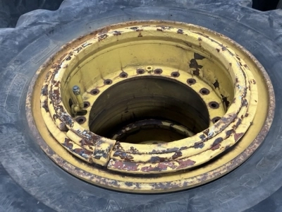 OTHER  TIRE SET 