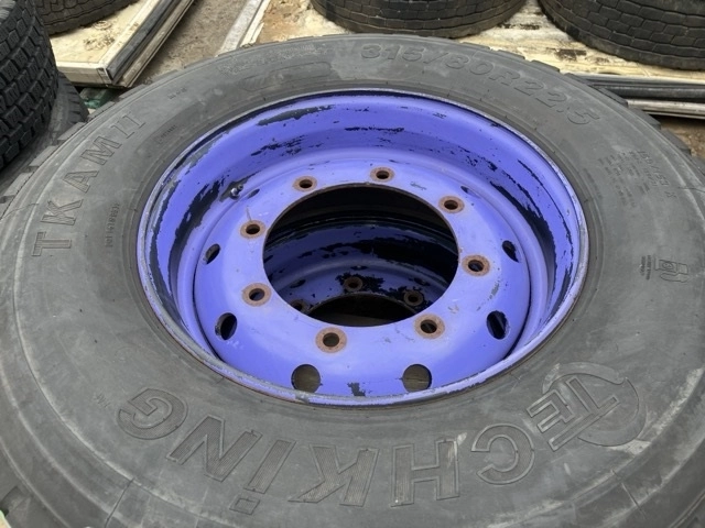 OTHER  TIRE SET
