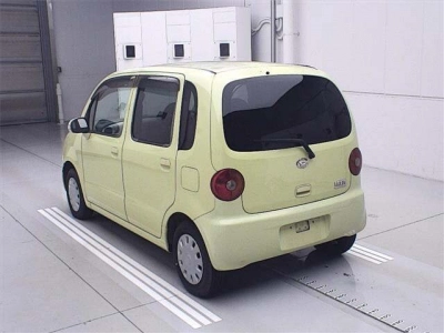 DAIHATSU MOVE LATTE