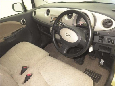 DAIHATSU MOVE LATTE