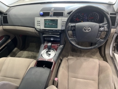 NISSAN UD